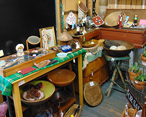 High Quality Primitives and Handcrafted antique and vintage goods from decor to trinkets, figurines and more!