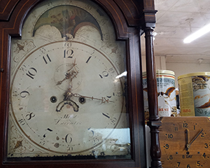 High Quality antique and vintage Collectibles including toys, books, pocket watches, clocks decorations and more!